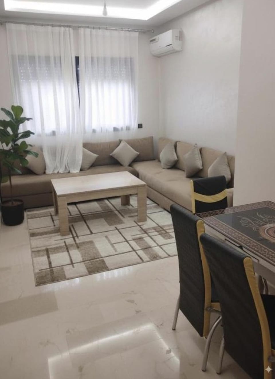 Nour 5 Modern Apartment with Pool & Parking Near Train Station Central Marrakech Apartment in Marrakesh