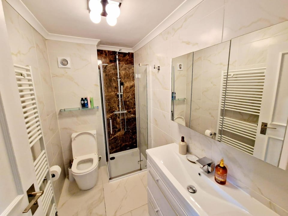Shower, Toilet, Bathroom