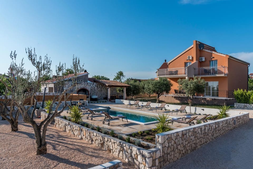 Property building, Swimming pool