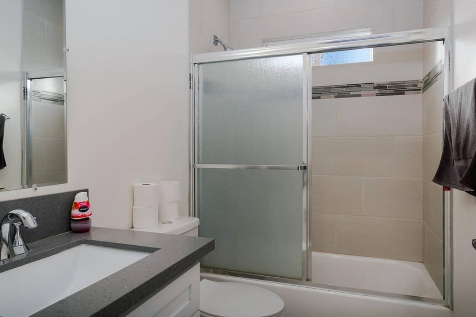 Shower, Bathroom, Bath, towels