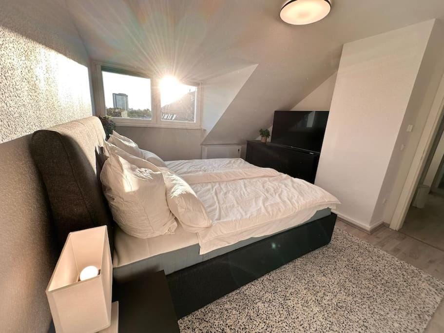 Zentrale Wohnung für 4 mit Bett und Schlafcouch Apartment in Essen
