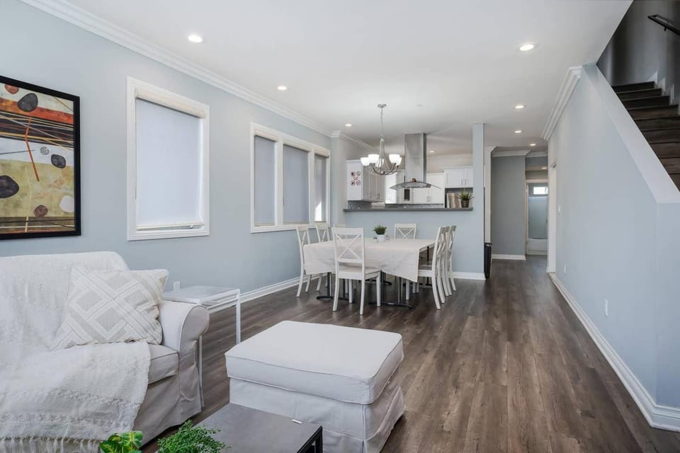 Living room, Seating area, Dining area