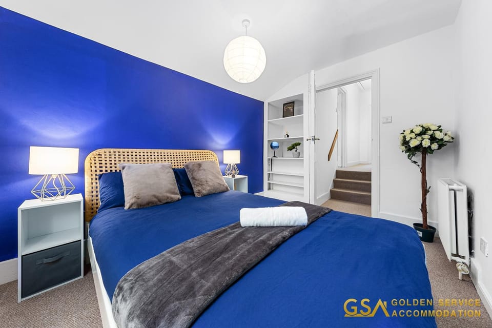 Cosy 3BDR House By Golden Service Accommodation Short Term Lets Leytonstone House in London