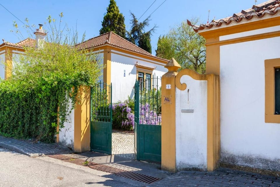 B&B Quarto Verde Estilo Africano Vacation rental in Lisbon District