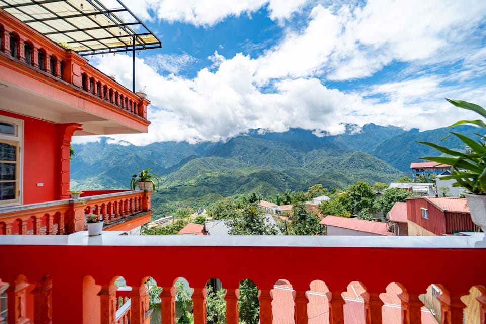 View (from property/room), Balcony/Terrace, Mountain view