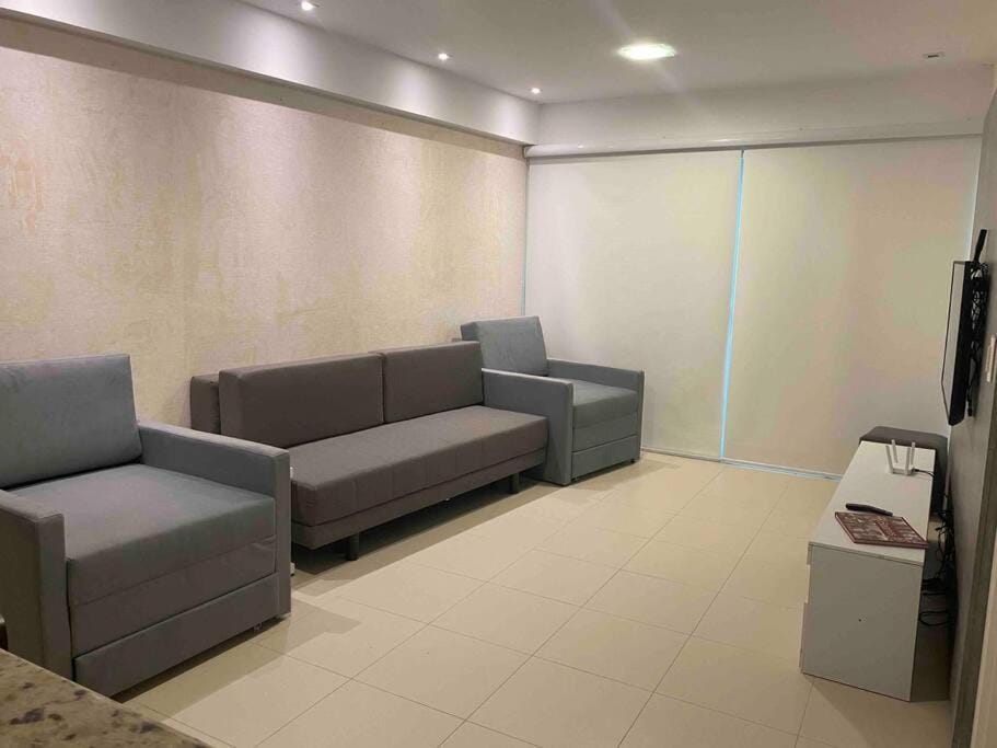 Apartamento amplo e acesso à praia Apartment in Salvador