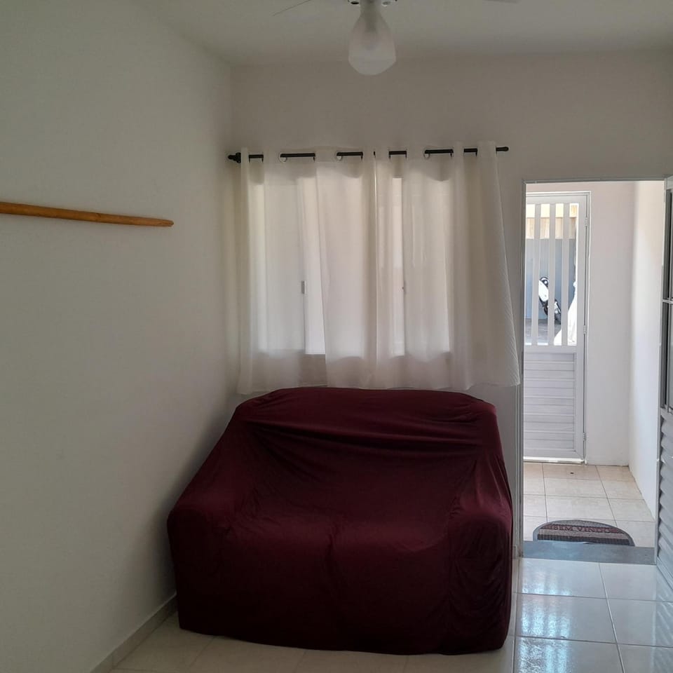 Photo of the whole room, Seating area
