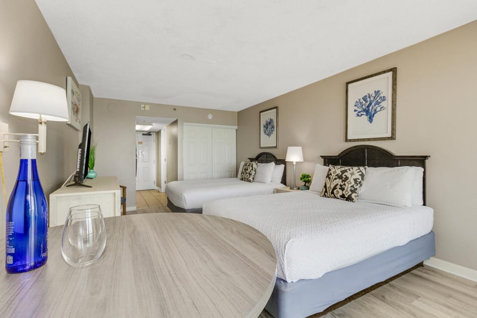 Oceanview Studio Escape With Beach Steps Away! 1828 Apartment in Myrtle Beach