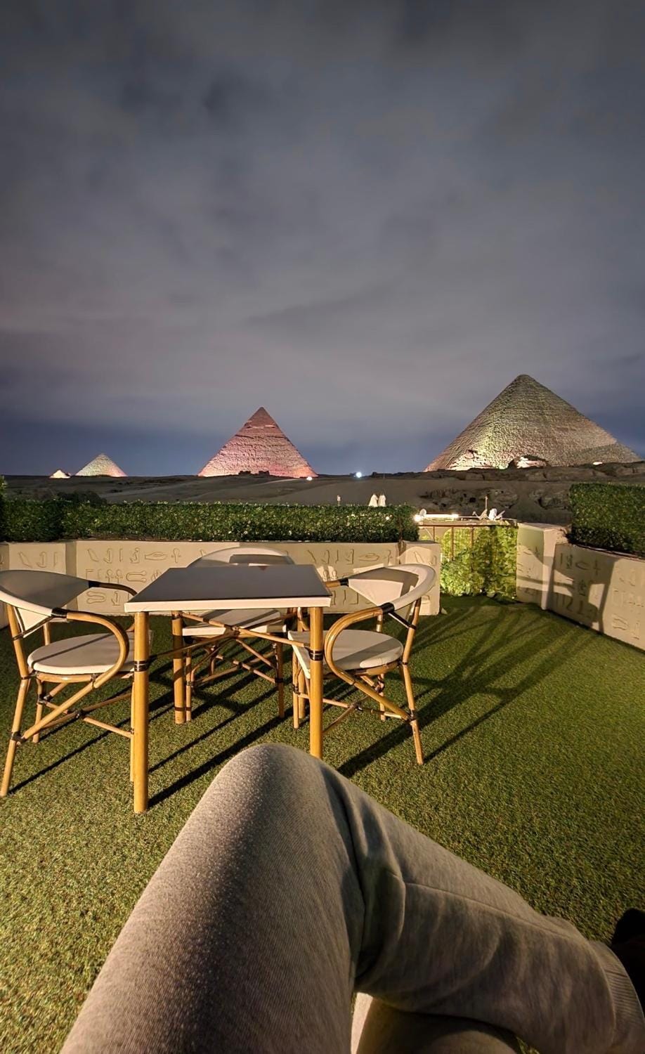 Patio, Day, Natural landscape, Living room, Seating area, Dining area, Mountain view
