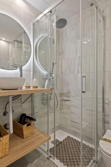 Beautiful 3 Bed Stylish & Cozy Apartment - Susanna Suite Apartment in Sitio de Calahonda