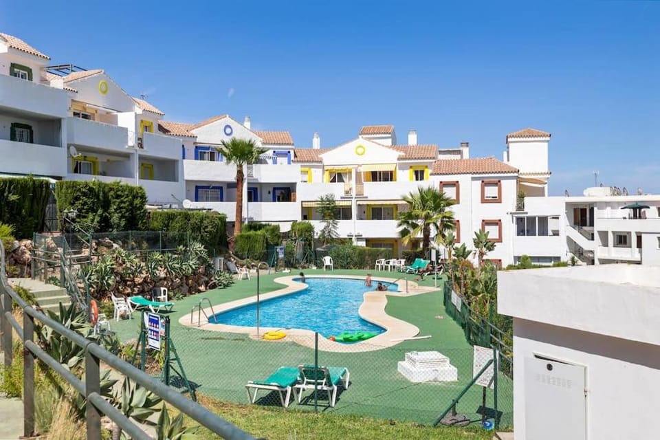 Property building, Pool view, Swimming pool, Swimming pool