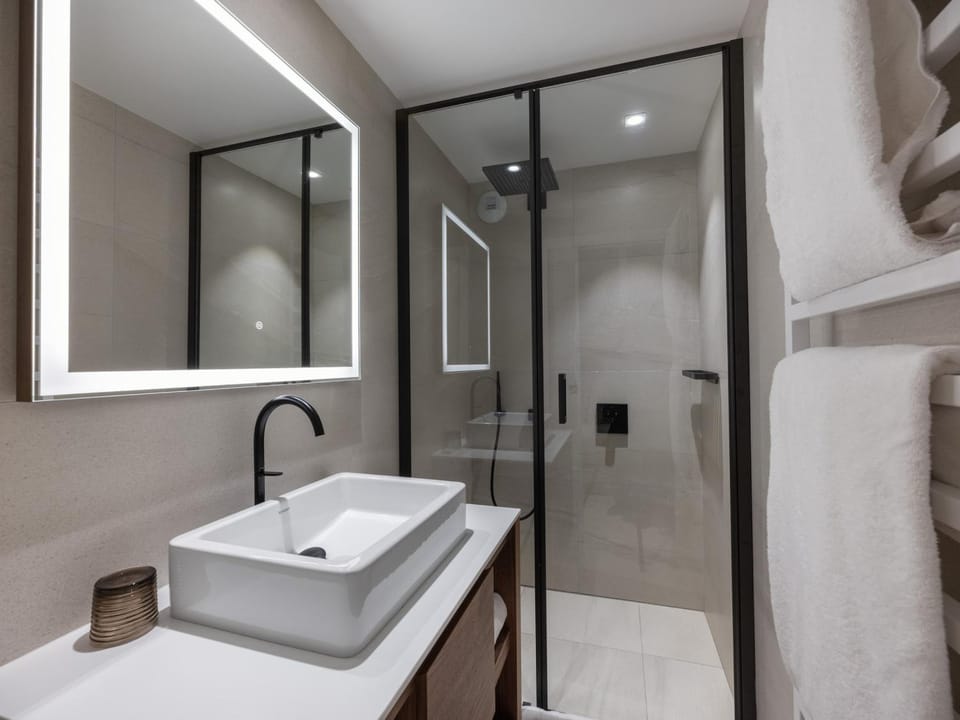 Nouvel appartement à Courchevel - Ski-in/Ski-out avec Parking - FR-1-564-100 Apartment in Saint-Bon-Tarentaise