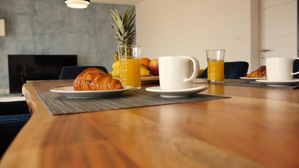 Coffee/tea facilities, Food and drinks, Food, Breakfast, Continental breakfast, Drinks