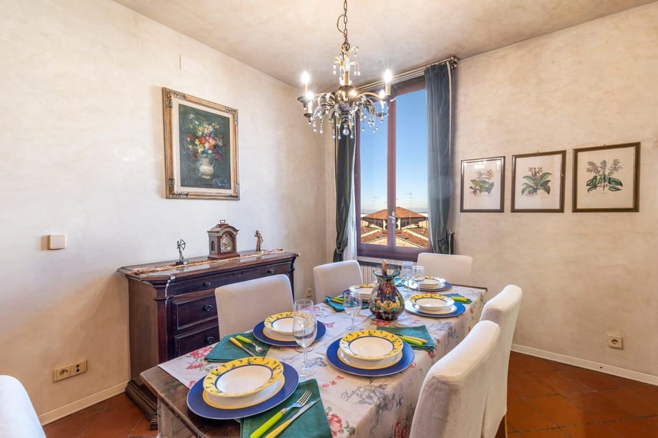 Dining area, kitchen