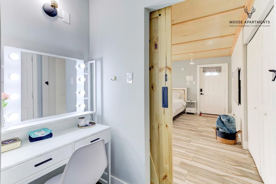 Toilet, Photo of the whole room