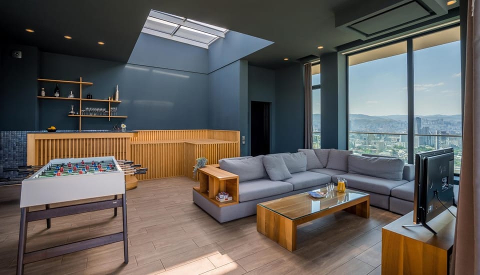 Lounge or bar, City view, City view