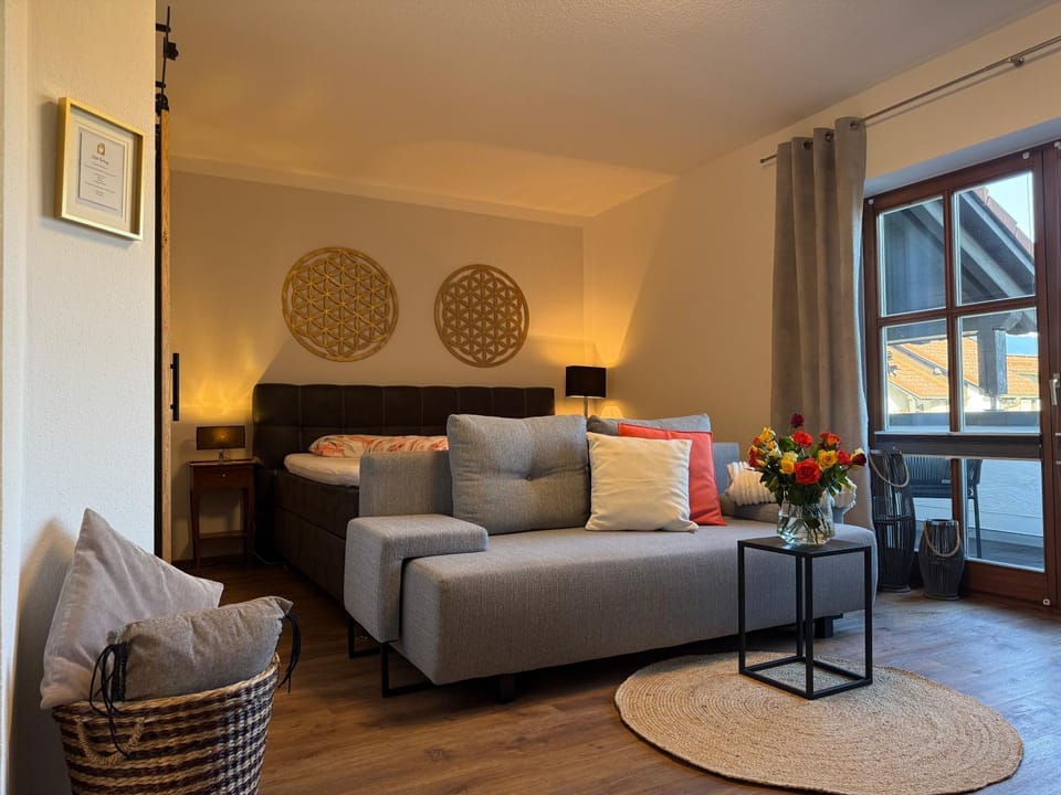 Bed, Seating area, Bedroom