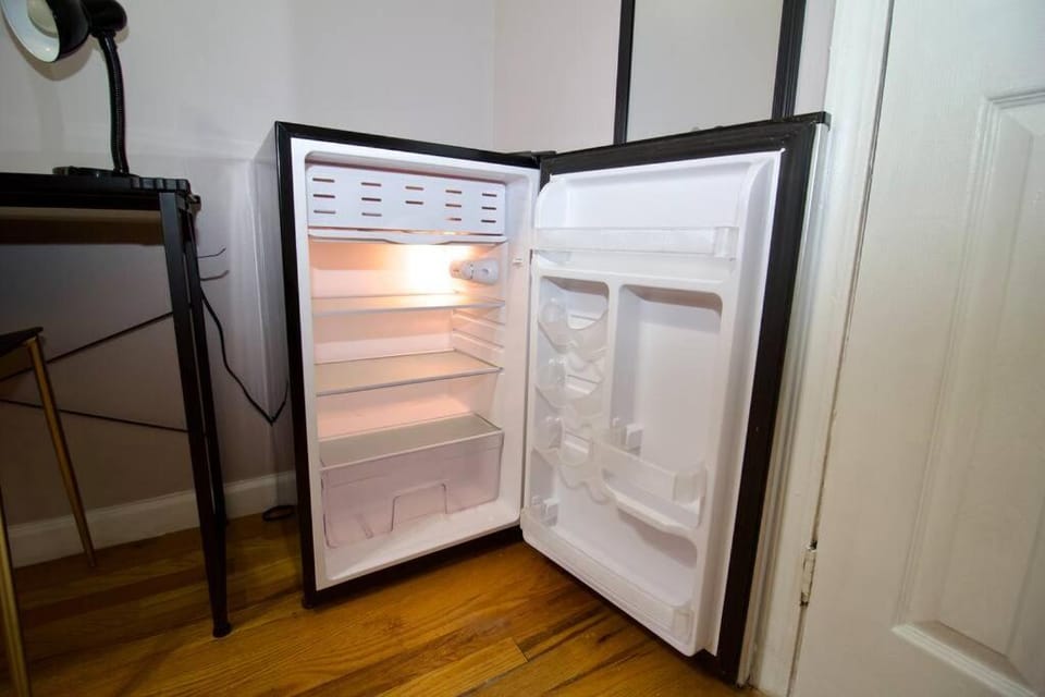Tuk Ahoy - Emerald Suite 2C with Shared Spaces Apartment in Bedford-Stuyvesant