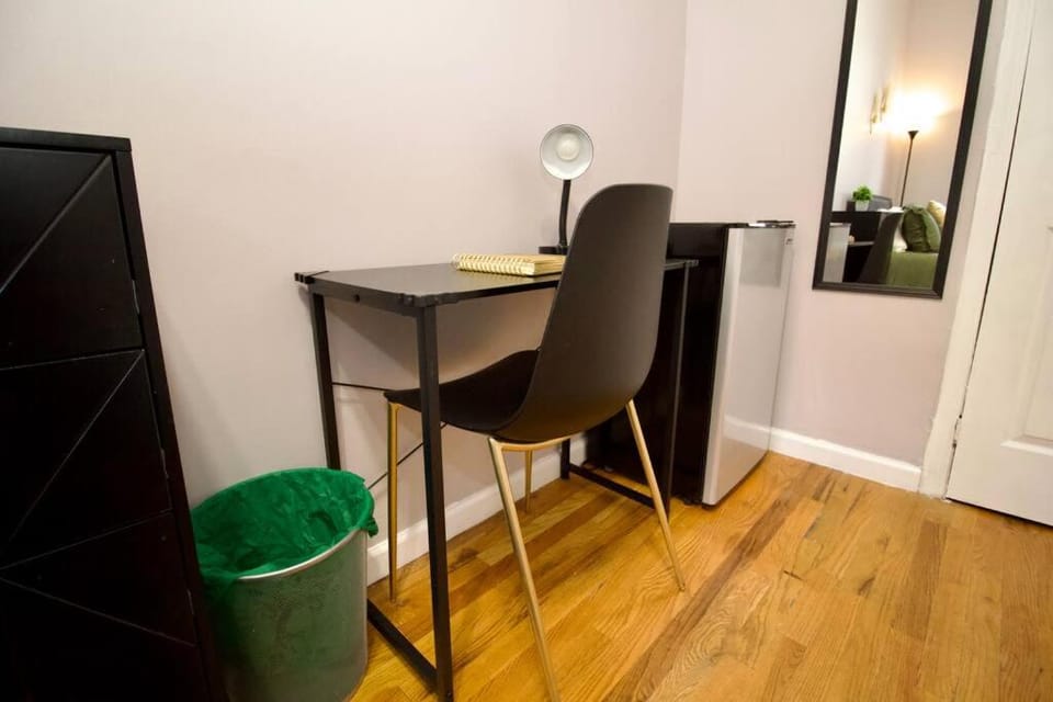 Tuk Ahoy - Emerald Suite 2C with Shared Spaces Apartment in Bedford-Stuyvesant
