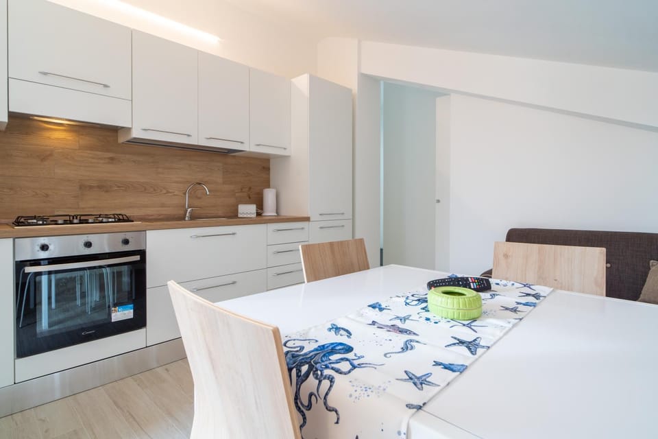 Coffee/tea facilities, Kitchen or kitchenette, Dining area, pet friendly, stove