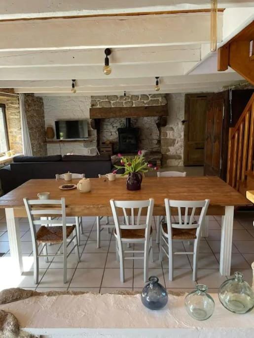 Maison de pêcheur BORD DE MER bois et pierre 6-8 pers House in Plobannalec-Lesconil