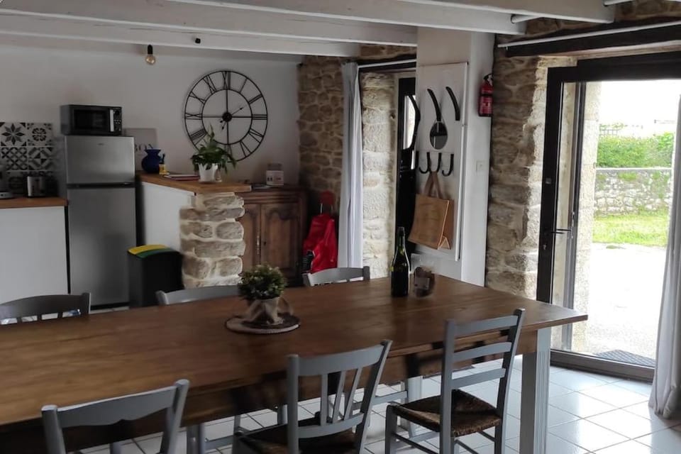 Maison de pêcheur BORD DE MER bois et pierre 6-8 pers House in Plobannalec-Lesconil