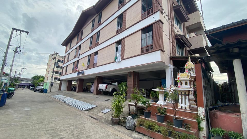 ธนทรัพย์อพาร์ทเม้นท์ Room01 Apartment in Laos