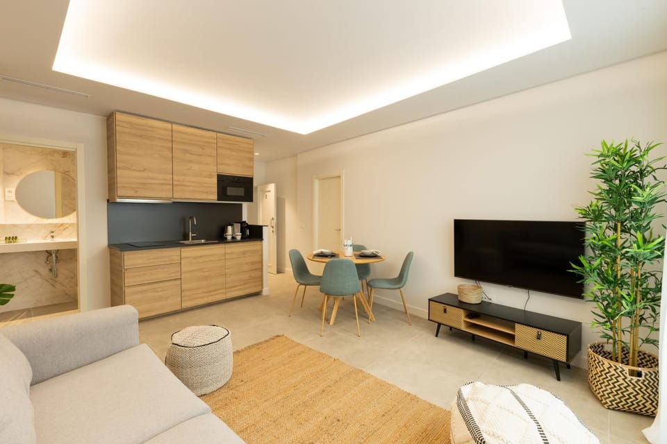 TV and multimedia, Kitchen or kitchenette, Living room, Seating area, Dining area, minibar