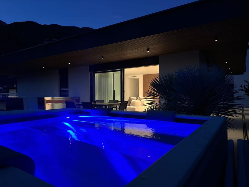 Hot Tub, Open Air Bath