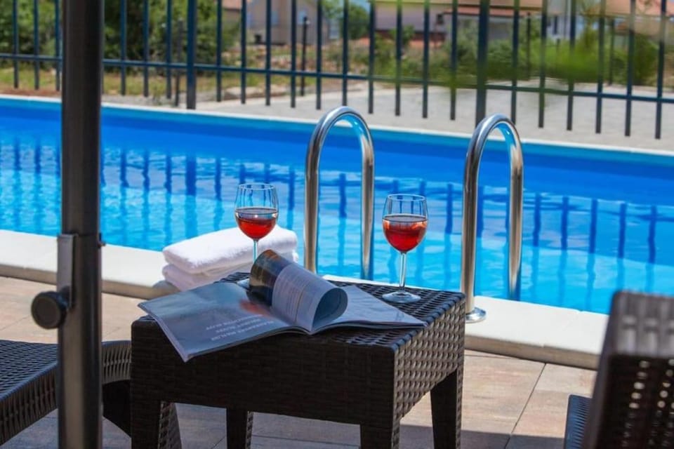 Pool view, Swimming pool