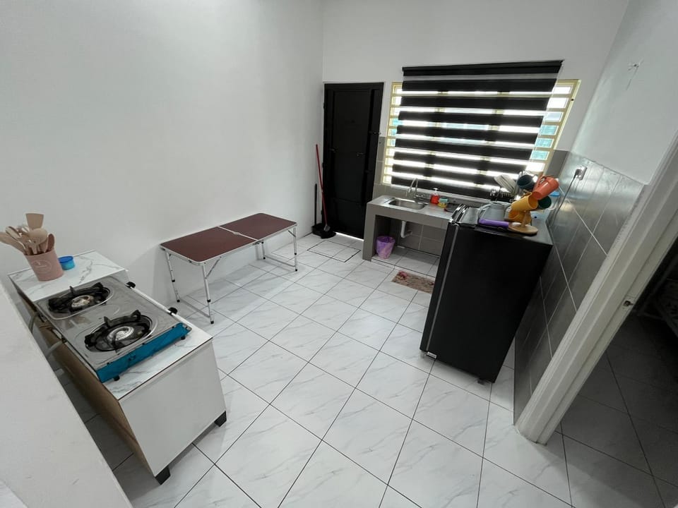 Zh homestay teluk batik House in Perak