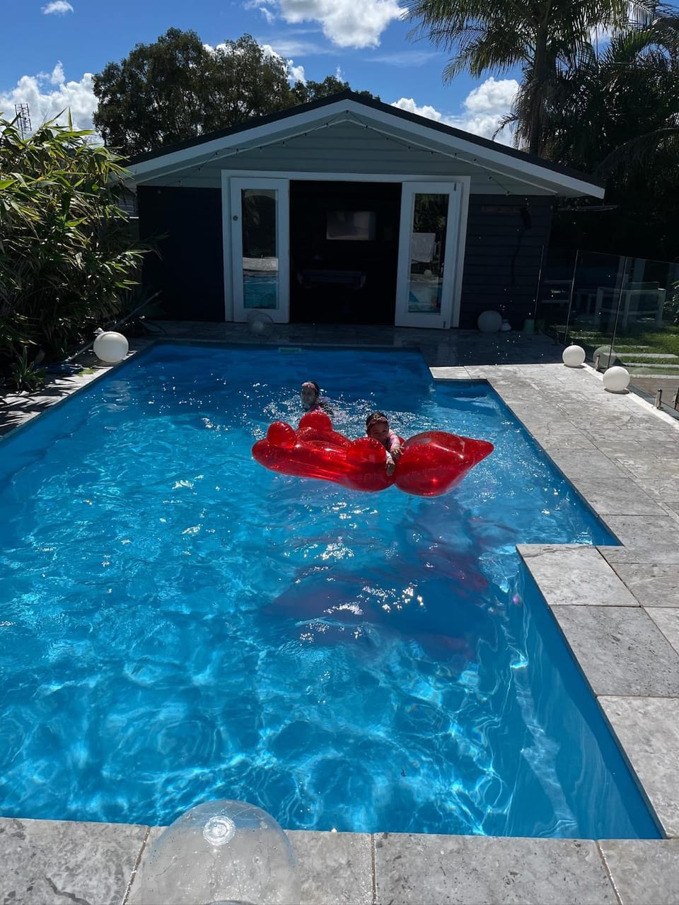 Woy Woy Staycation - Heated Pool & Hot Tub & BBQ & Pizza Oven & Arcade Game & Pool Table House in Central Coast