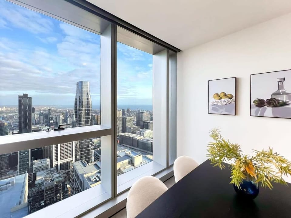 Seating area, Dining area, City view