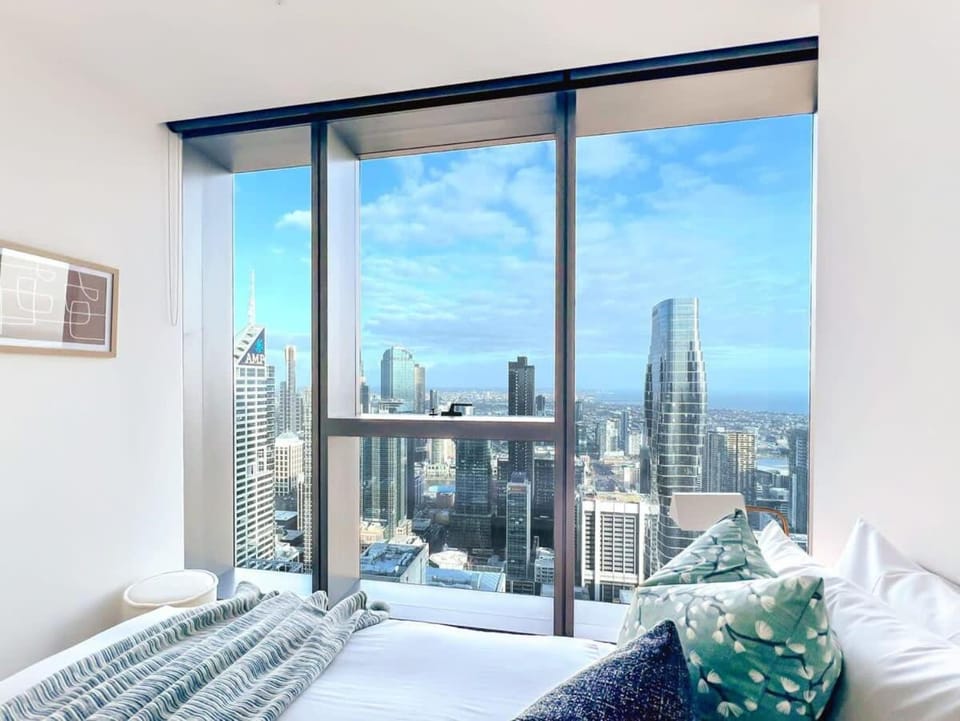 Bed, View (from property/room), Bedroom, City view