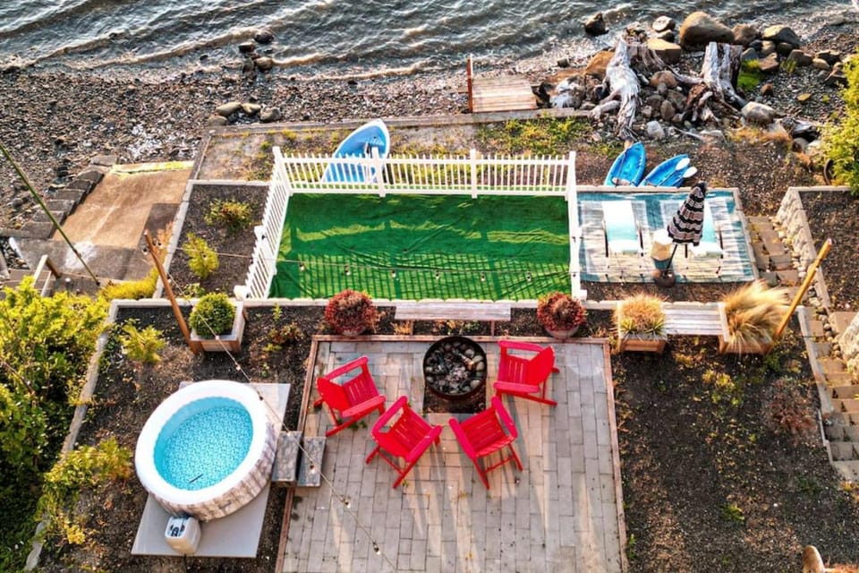 Fair Haven Oyster Beachfront Modern Paradise House in Hood Canal