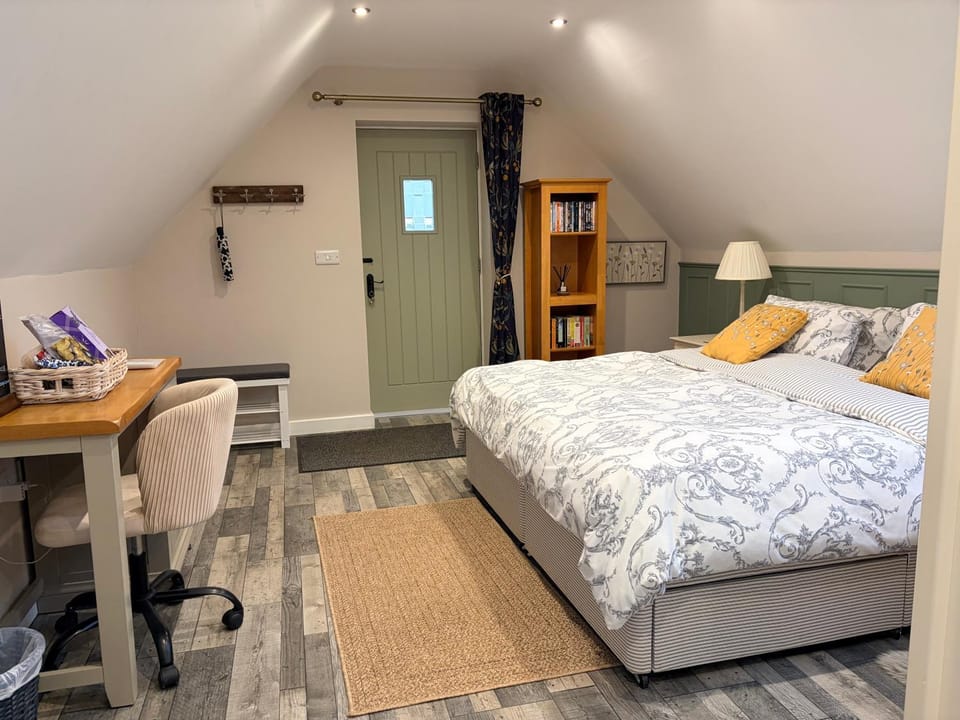 The Honeysuckle Coop Apartment in South Kesteven District