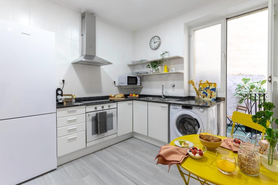 Coffee/tea facilities, Kitchen or kitchenette, minibar, pet friendly, stove, toaster, washing machine