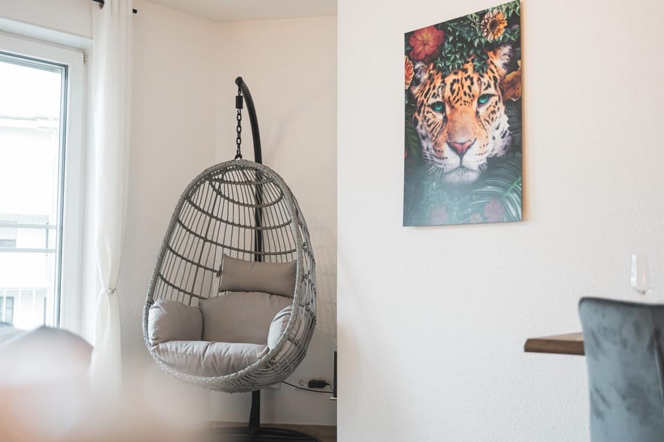 Living room, Decorative detail, Seating area