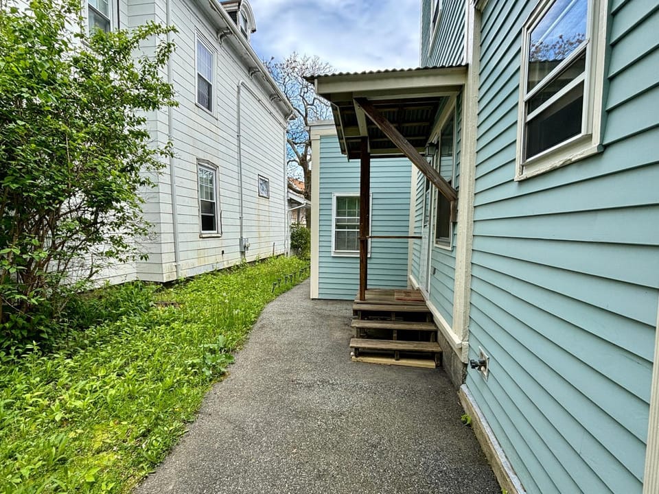 Traveler’s Den in Medford Apartment in Somerville