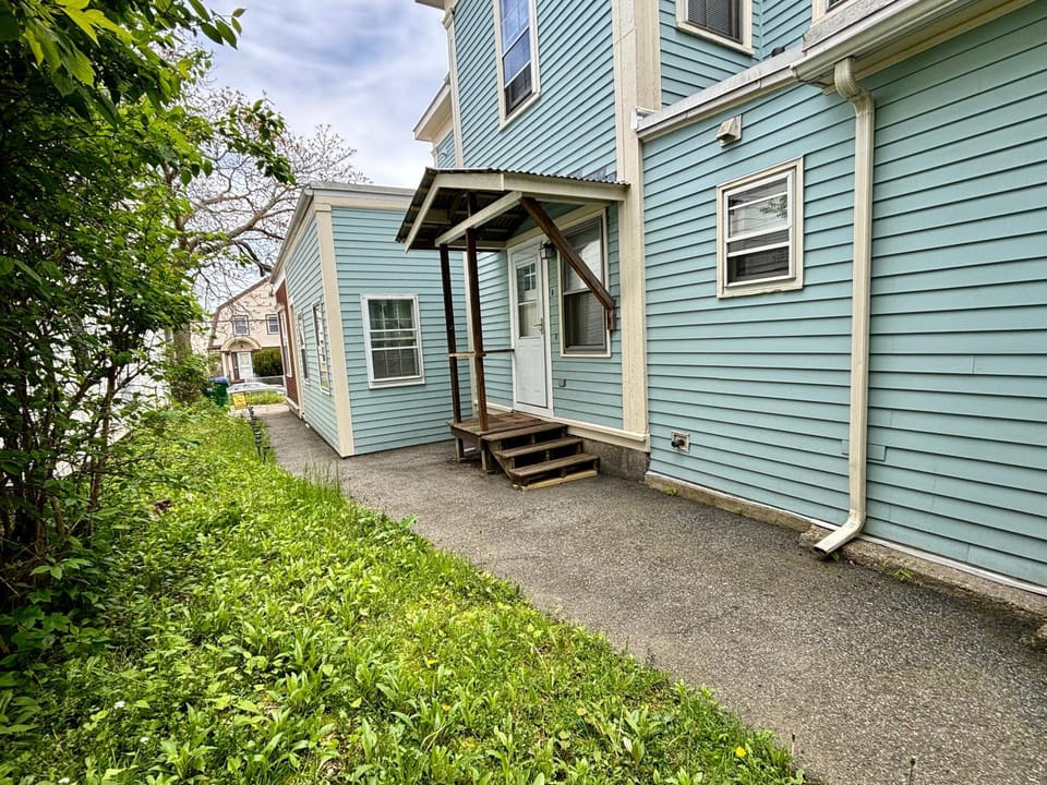 Traveler’s Den in Medford Apartment in Somerville