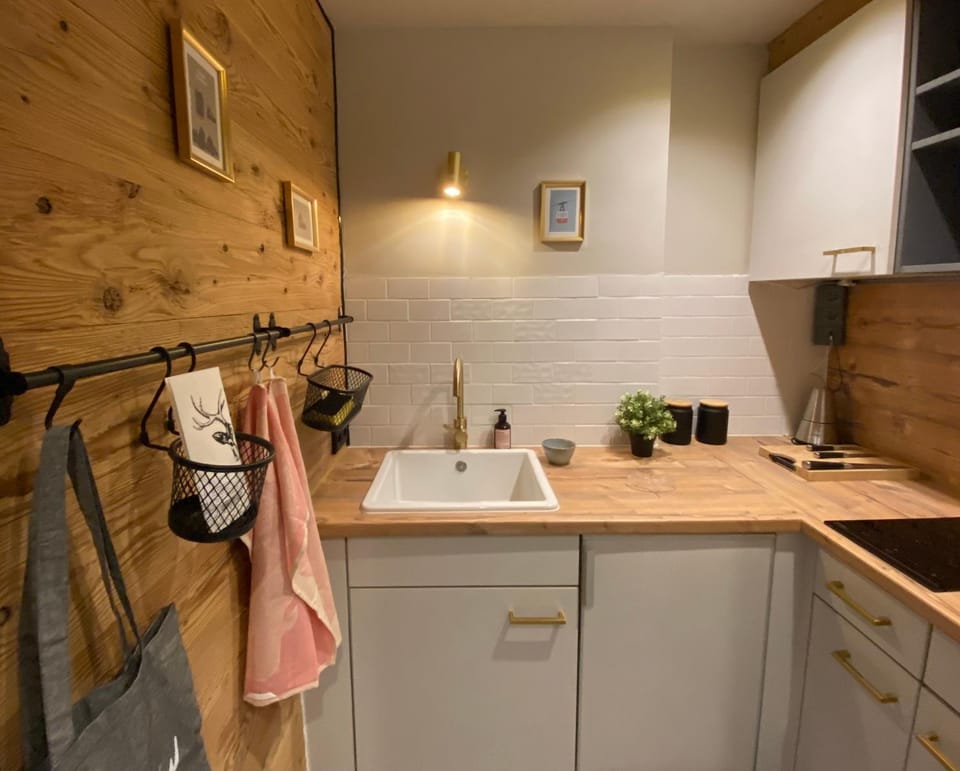 Kitchen or kitchenette