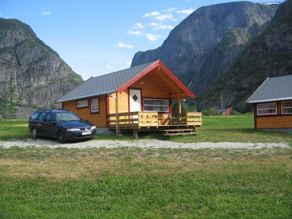 Property building, Day