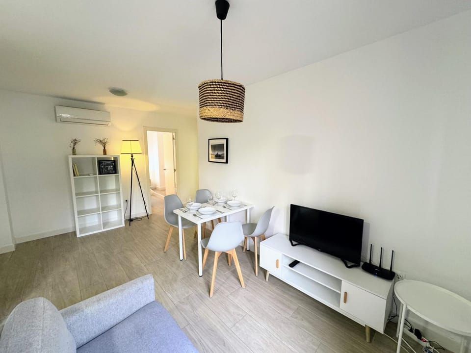 TV and multimedia, Living room, Dining area