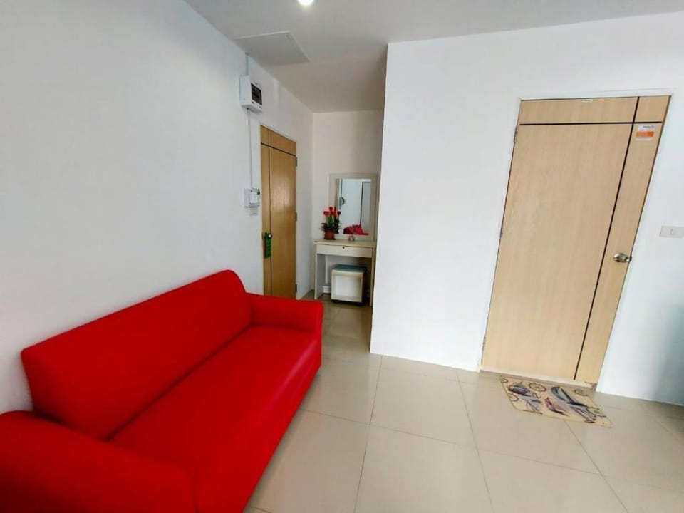 Orca Guest House and Restaurant Hotel in Pattaya City
