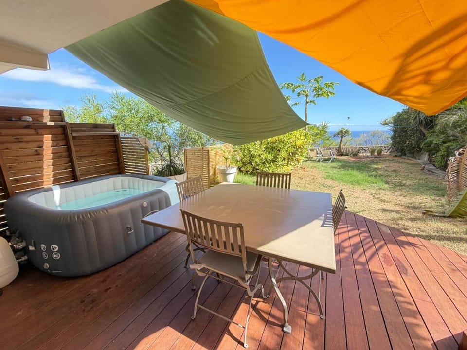 Patio, Spa and wellness centre/facilities, Sea view