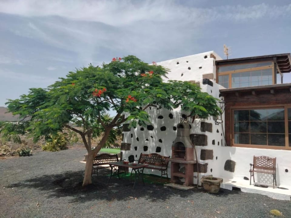 LANZAROTE Casa Volcánica-Anclada sobre la lava del volcán Villa in Isla de Lanzarote