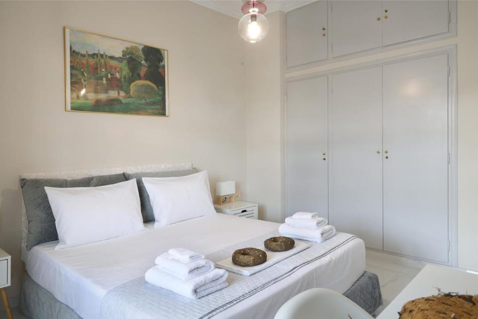 Bed, Photo of the whole room, Bedroom, towels, wardrobe