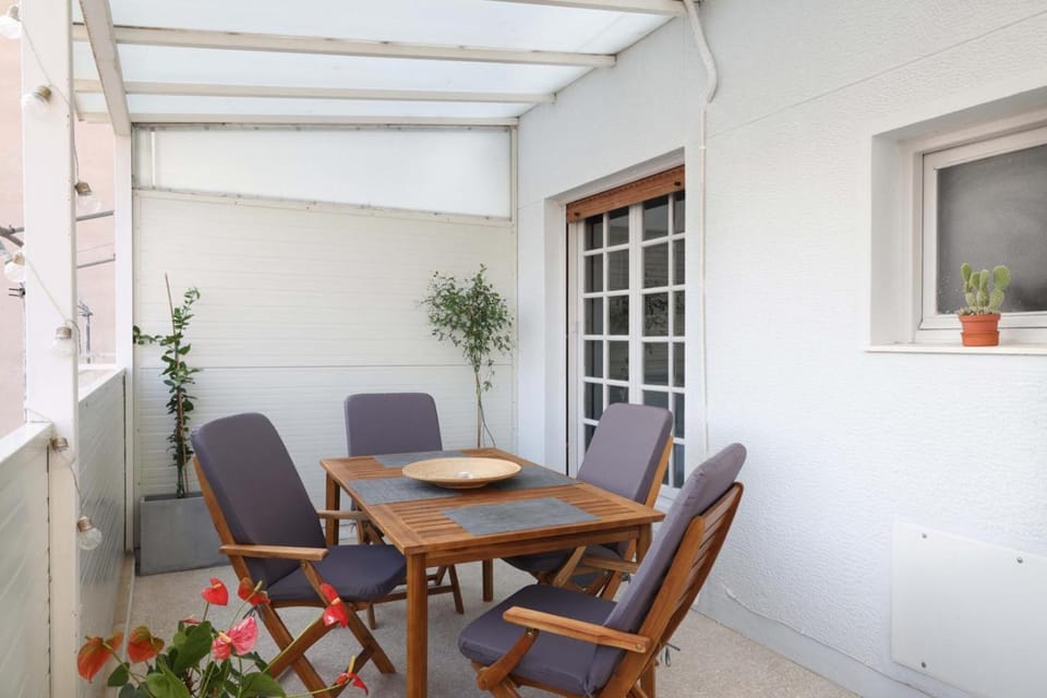 Patio, Dining area