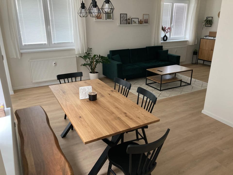 Kitchen or kitchenette, Living room