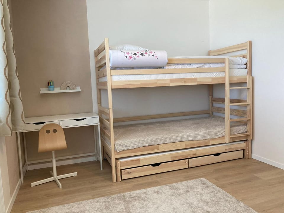 Bed, Photo of the whole room, Bedroom, bunk bed